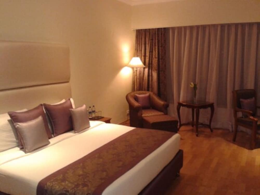 Luxury Suite photo 3