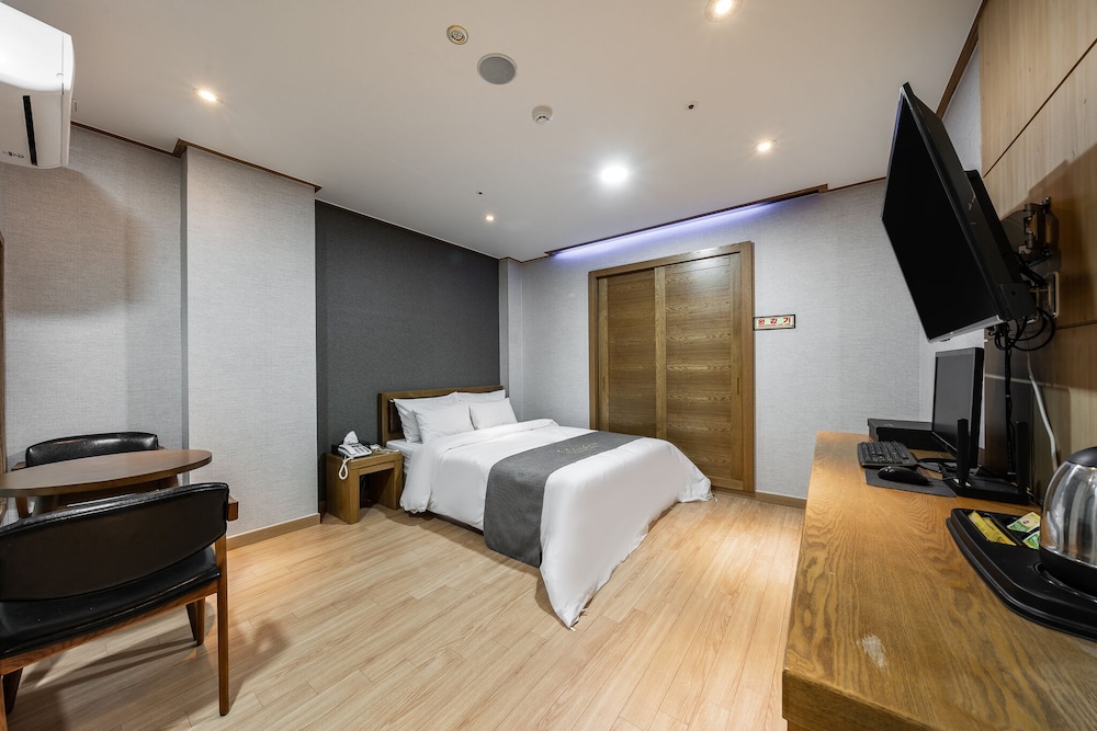 Standard Double Room (Air Purifier) photo 2