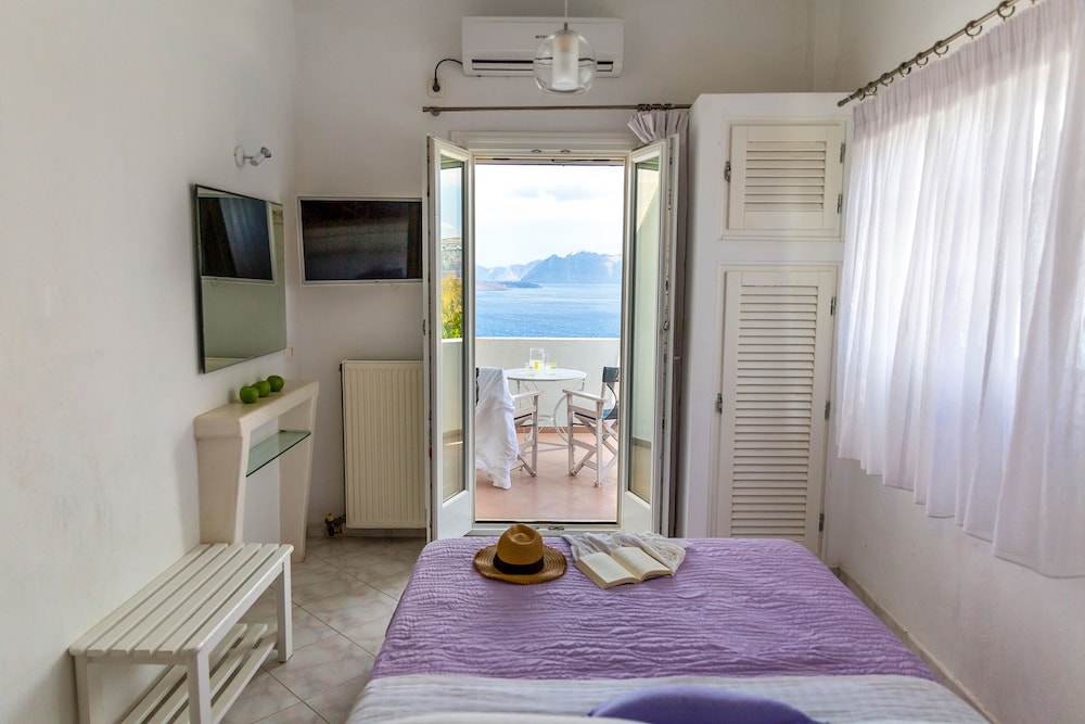 Superior Room, Balcony (Caldera View) - Photo 2