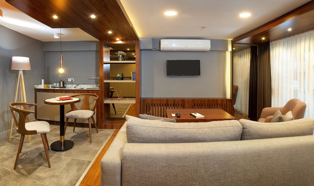 Luxury Studio Suite photo 2