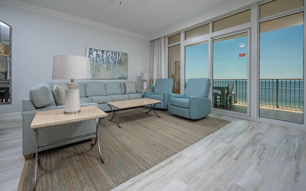 Condo, 3 Bedrooms
