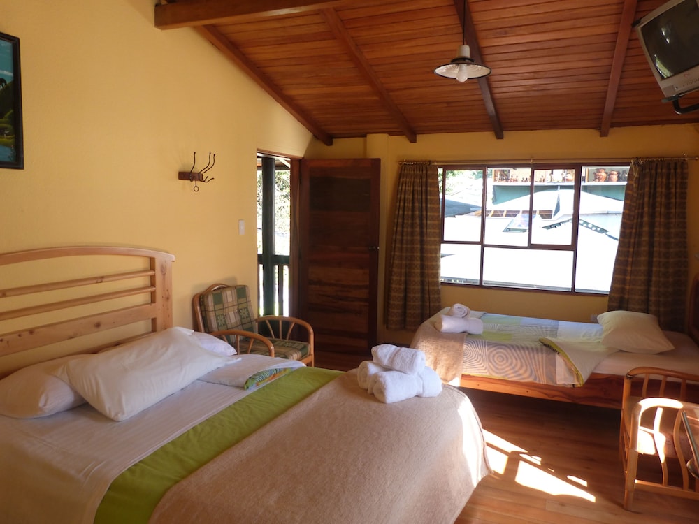 Standard Triple Room, 1 Bedroom, Garden View photo 3