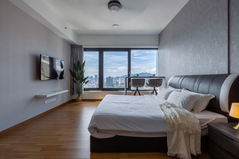 Premium Studio, City View