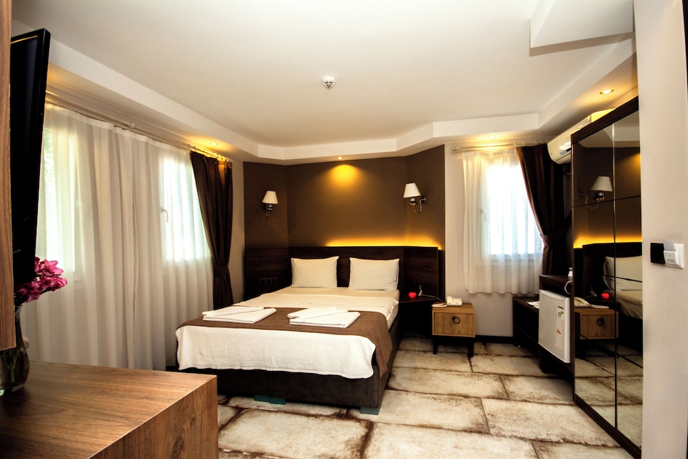 Classic Double Room, Garden View