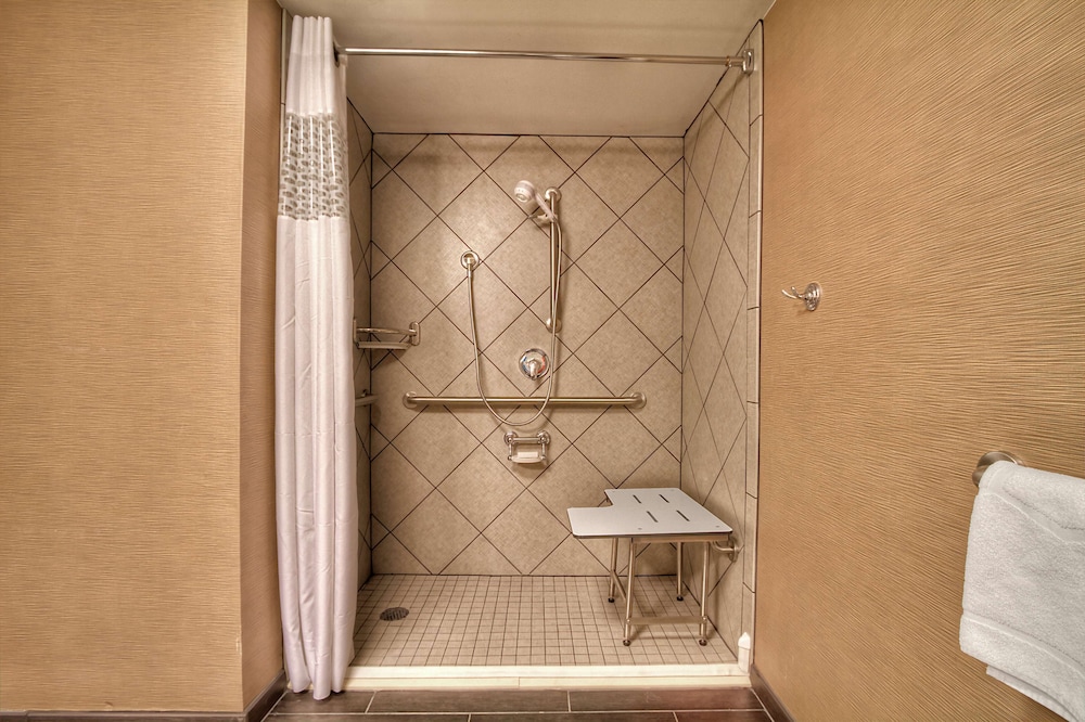 Room, 2 Queen Beds, Accessible, Non Smoking - Photo 4