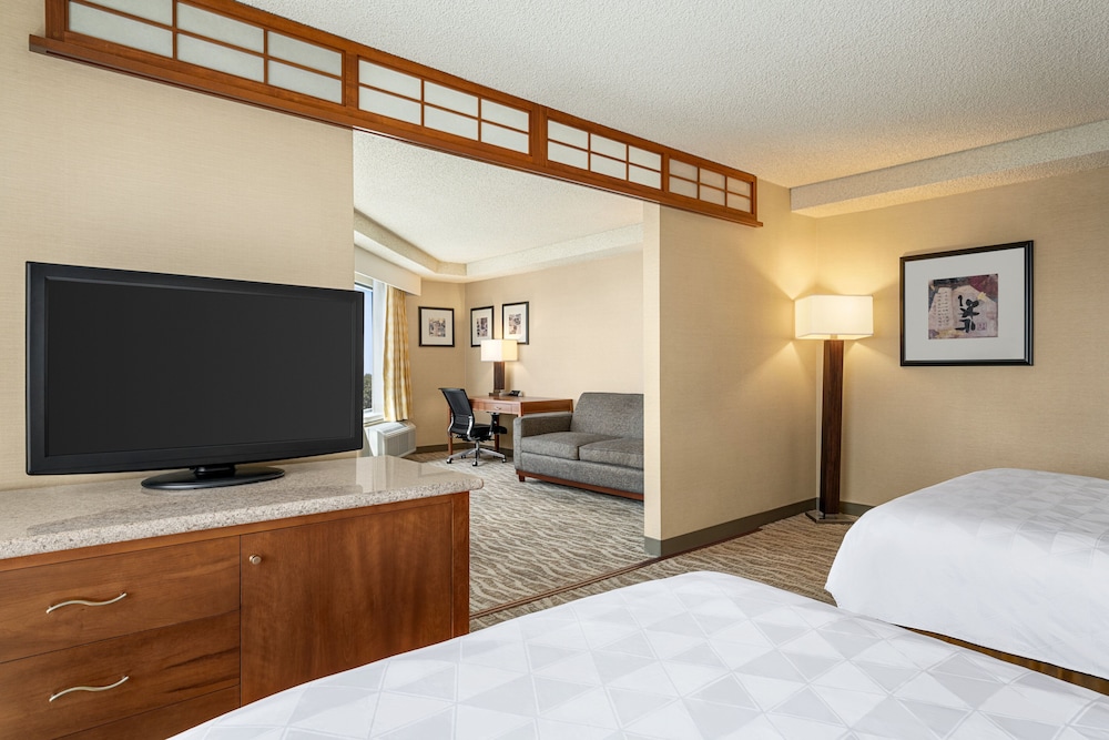 Suite, 1 Bedroom - Photo 1