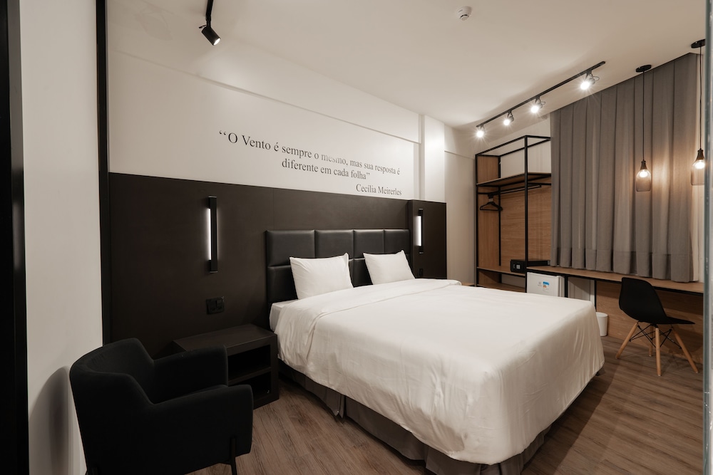 Premium Suite - Photo 3