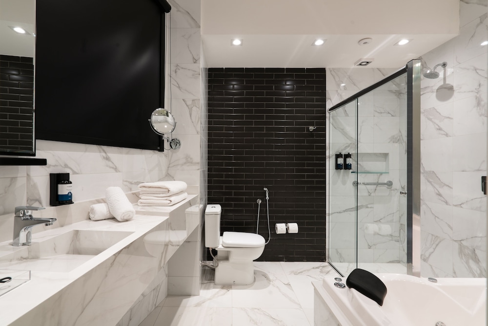 Premium Suite - Photo 4