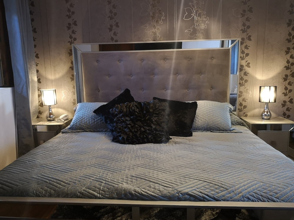 Deluxe Suite photo 2