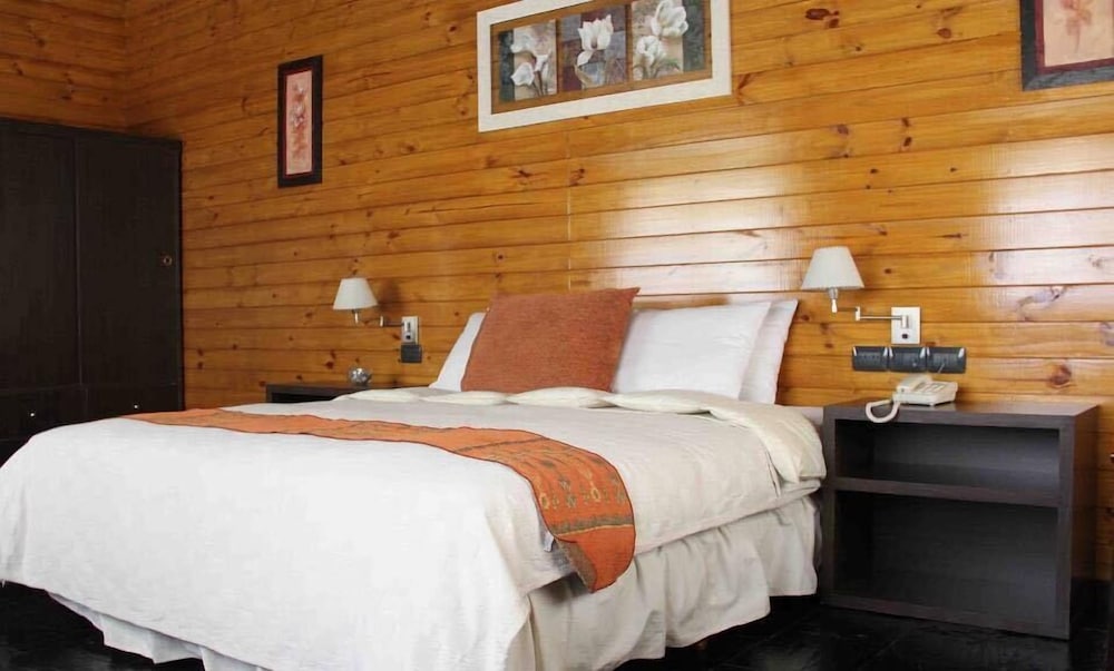 Standard Double Room, 1 Queen Bed photo 3