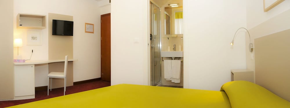 Classic Double Room - Photo 5