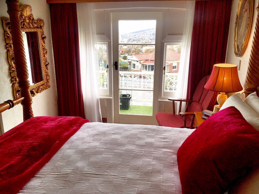 The Cavell Room photo 3