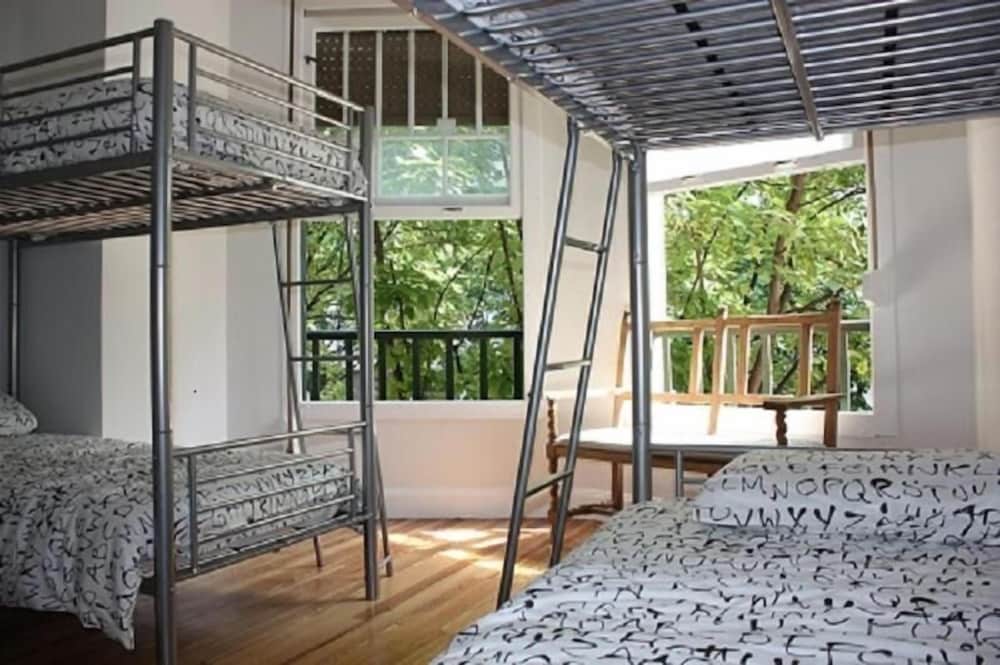 Dormitorio compartido, Dormitorio mixto, Baño compartido (1 cama en Dormitorio compartido de 6 camas)