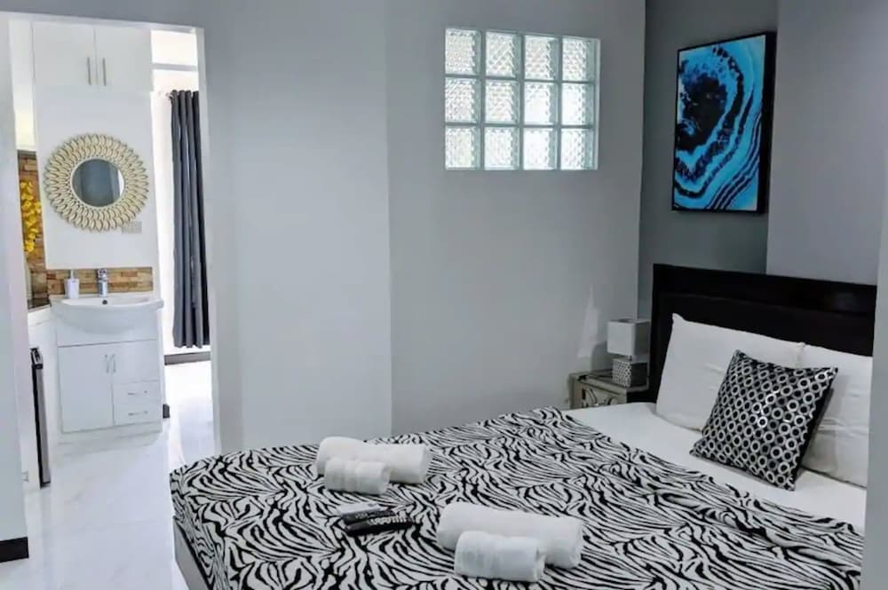Deluxe Studio, 1 Queen Bed, Kitchenette photo 1