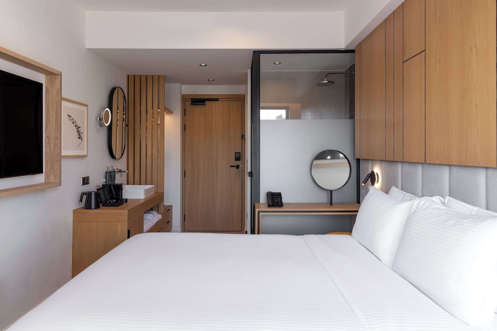 Deluxe Room, 1 Queen Bed