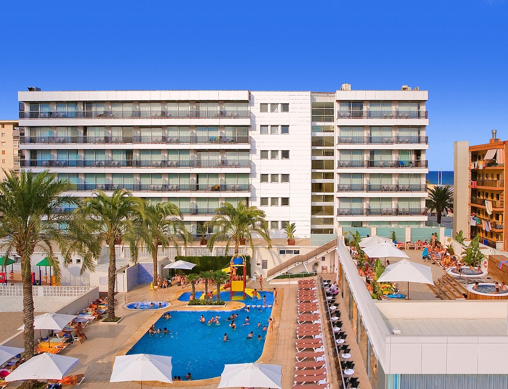Quadruple Room, Balcony (2 Adults and 2 Children) - Photo 3