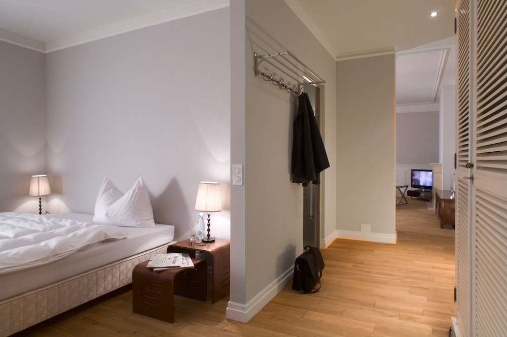 Signature Apartment photo 2