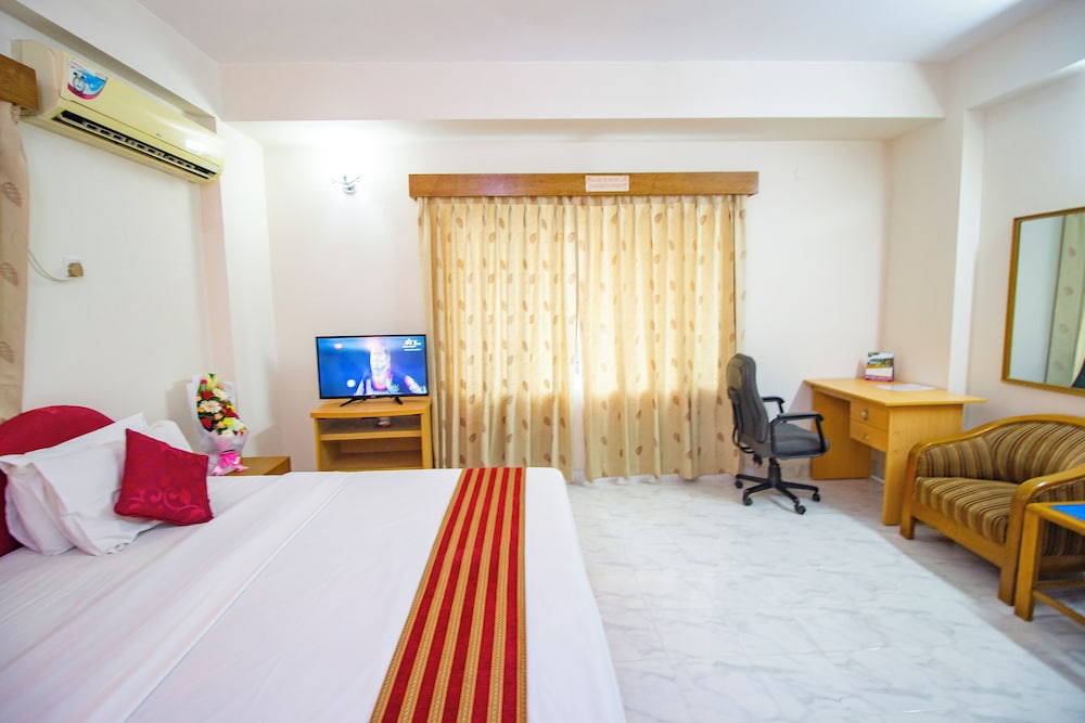 Deluxe Suite, City View photo 2