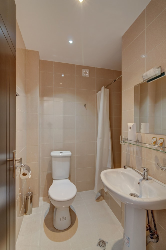 Twin Room, Balcony (4th Floor) photo 3