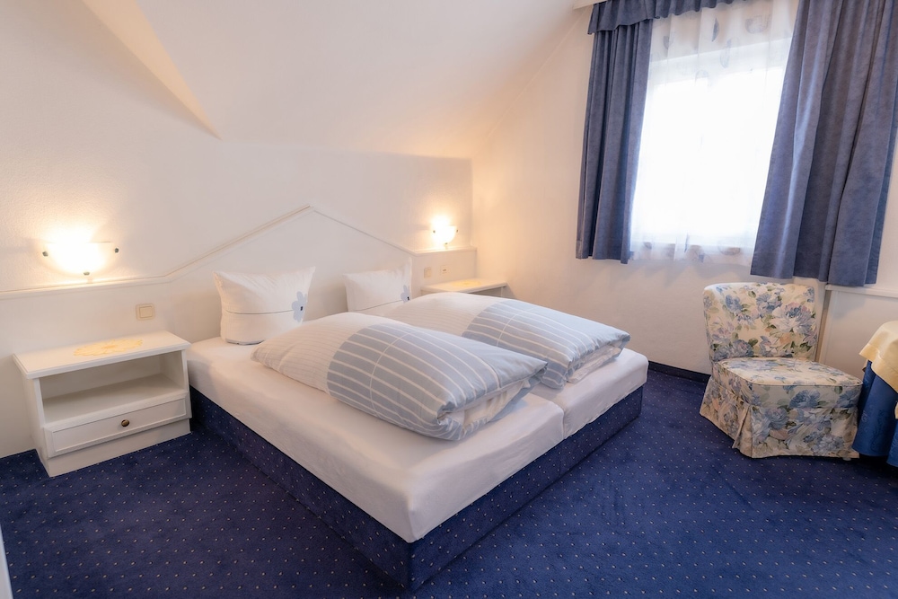 Standard Double Room photo 2