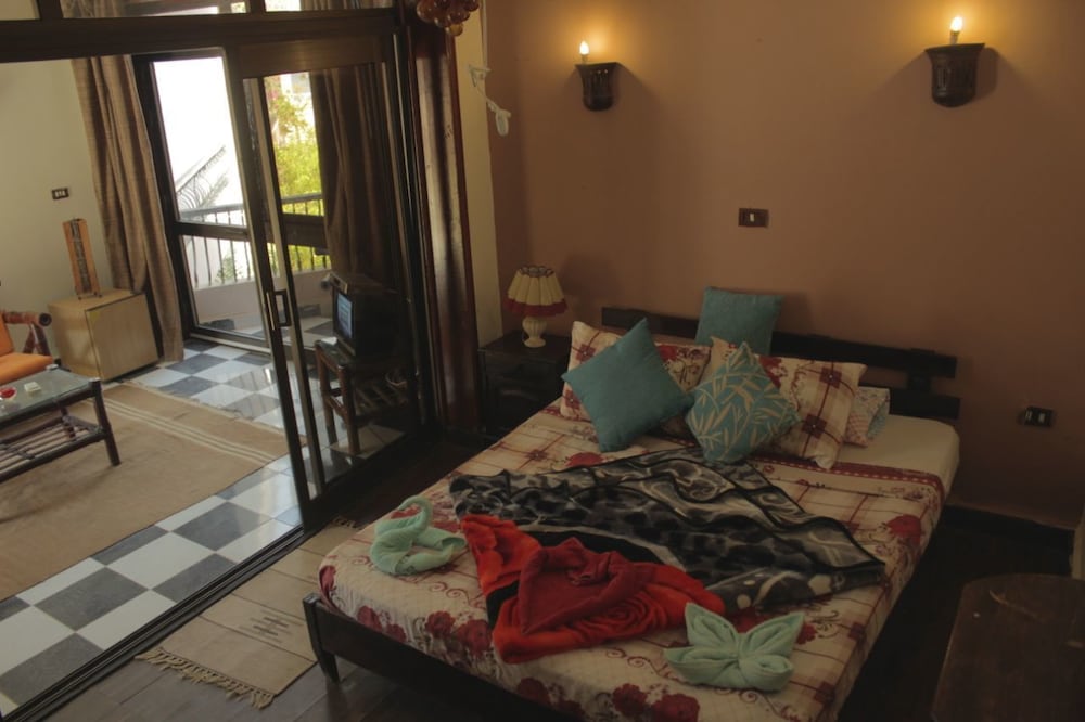 Double Room - Photo 7