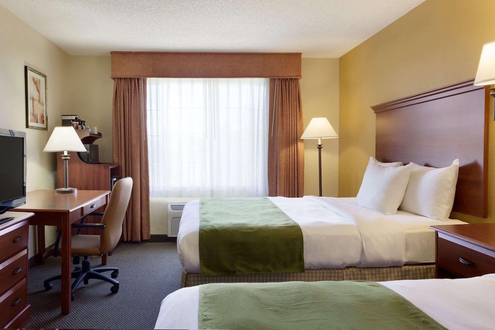 Room, 2 Queen Beds, Non Smoking - Photo 1