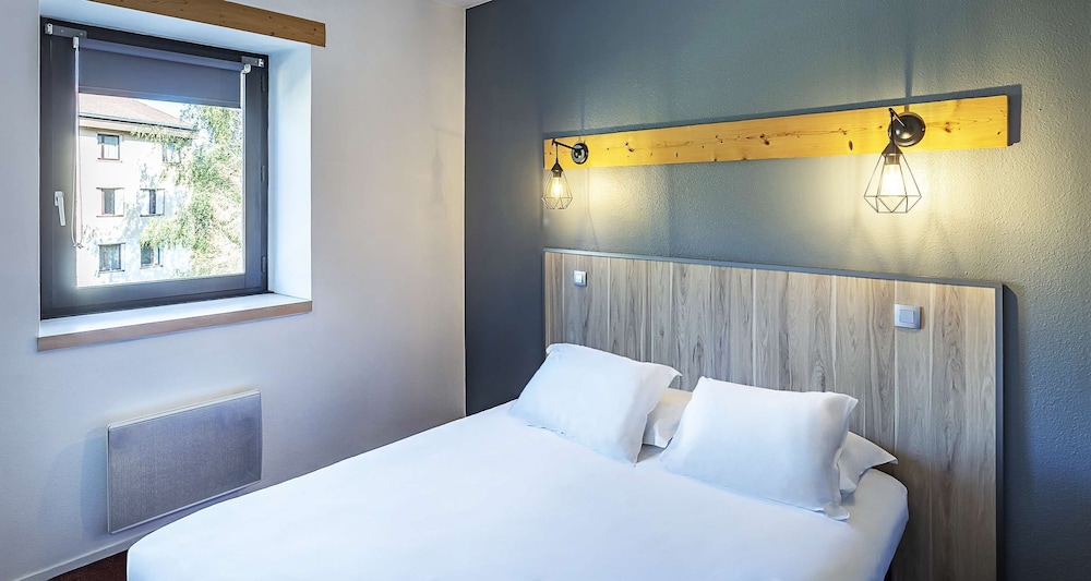 Standard Apartment, Multiple Beds, Non Smoking (Shower Only) - Photo 3