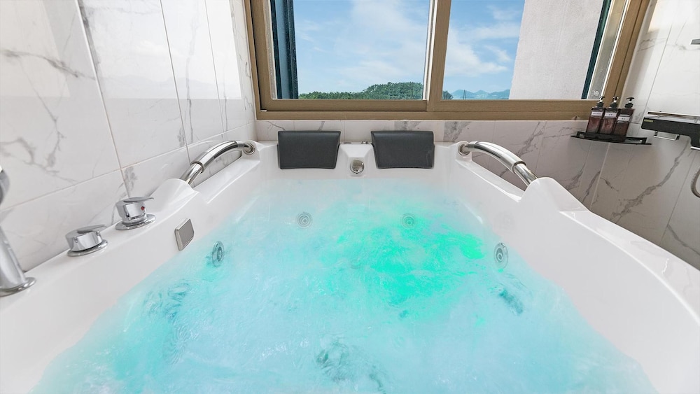 Basic Room, 1 Bedroom (103(Ocean View,Spa,withpet)) - Photo 10