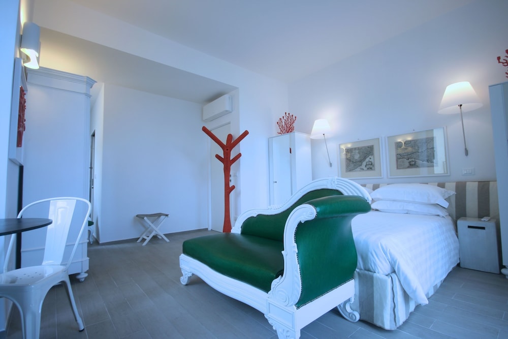 Junior Double Room, Balcony, Sea View photo 2