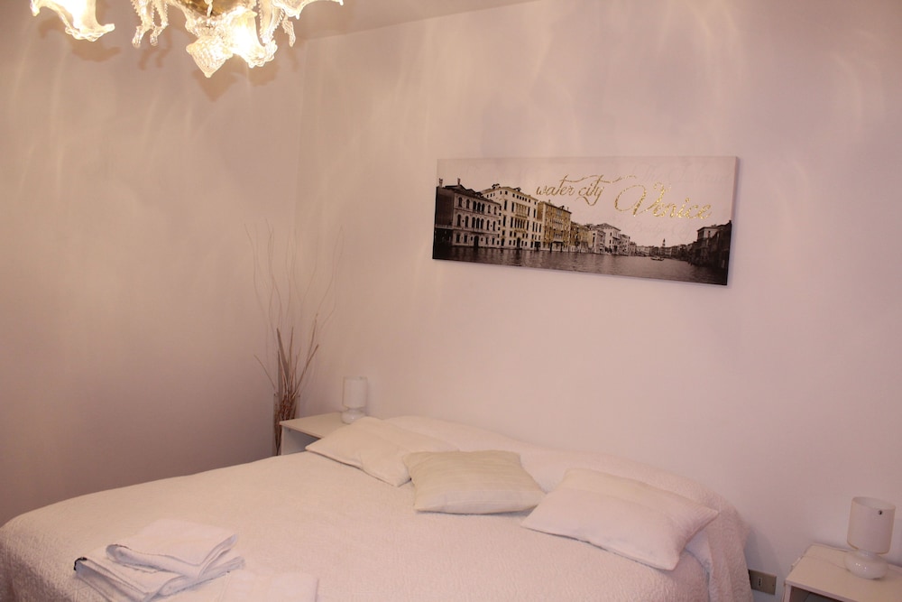 Standard Triple Room, Shared Bathroom