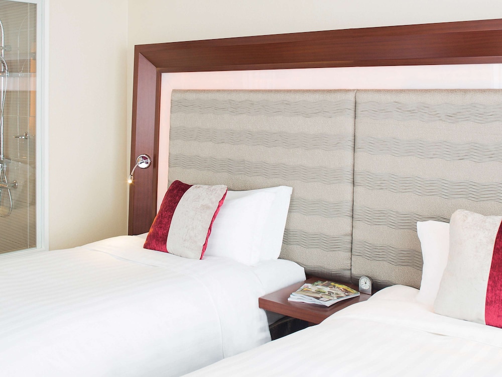 Standard Twin room-City View,High Floor