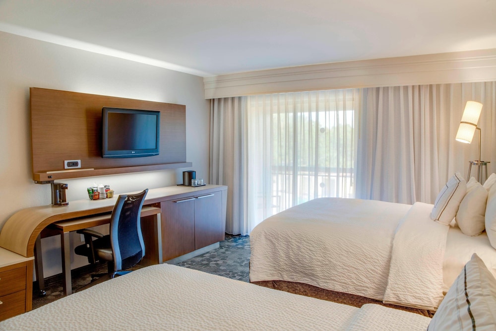 Room, 2 Queen Beds (Poolside) - Photo 1