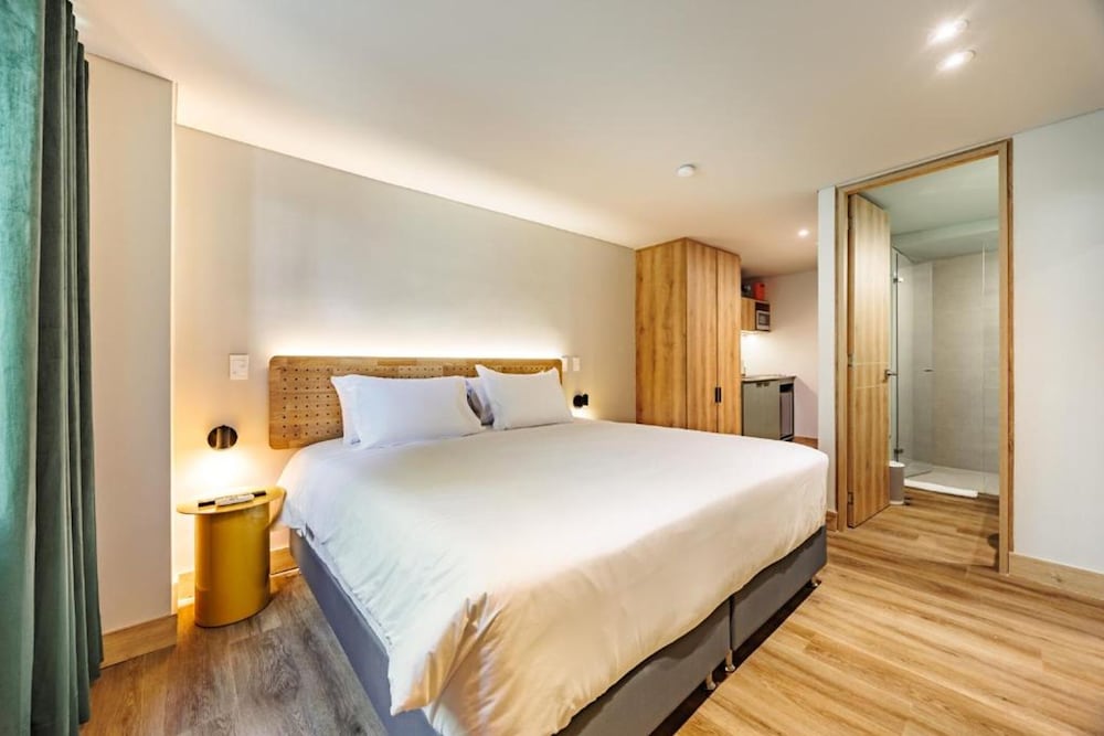 Studio Suite, 1 Queen Bed, Kitchen photo 1
