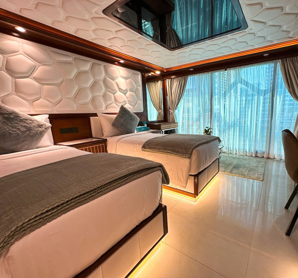 Superior Twin Room, Balcony photo 3