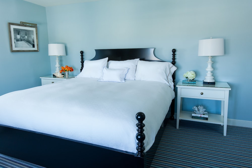 Superior Room, 1 King Bed with Sofa bed (Town Side) photo 1