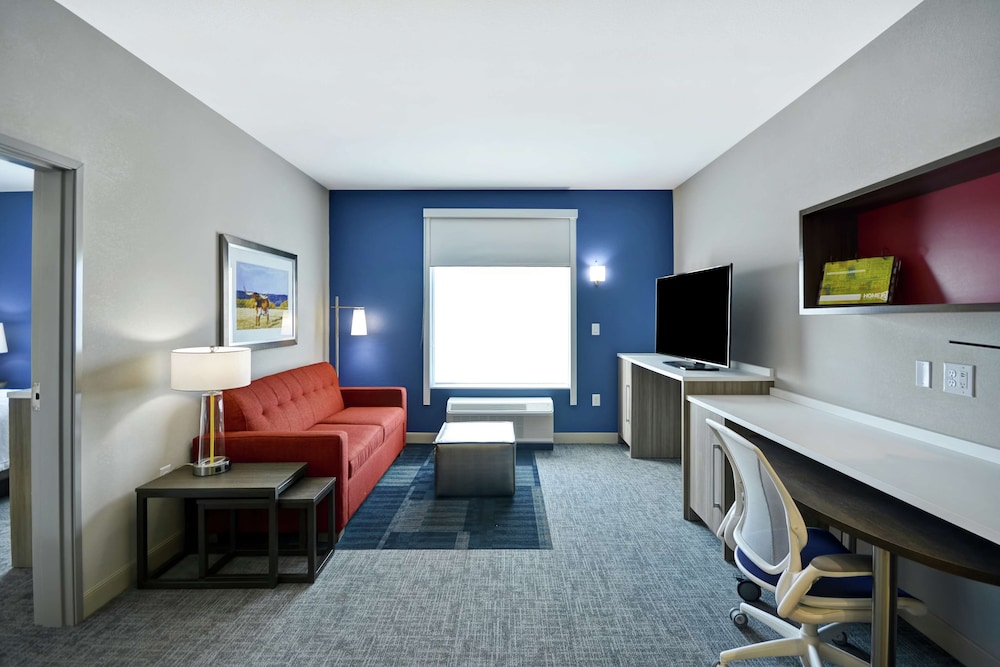 Suite, 1 King Bed, Accessible, Bathtub (Mobility & Hearing) photo 2