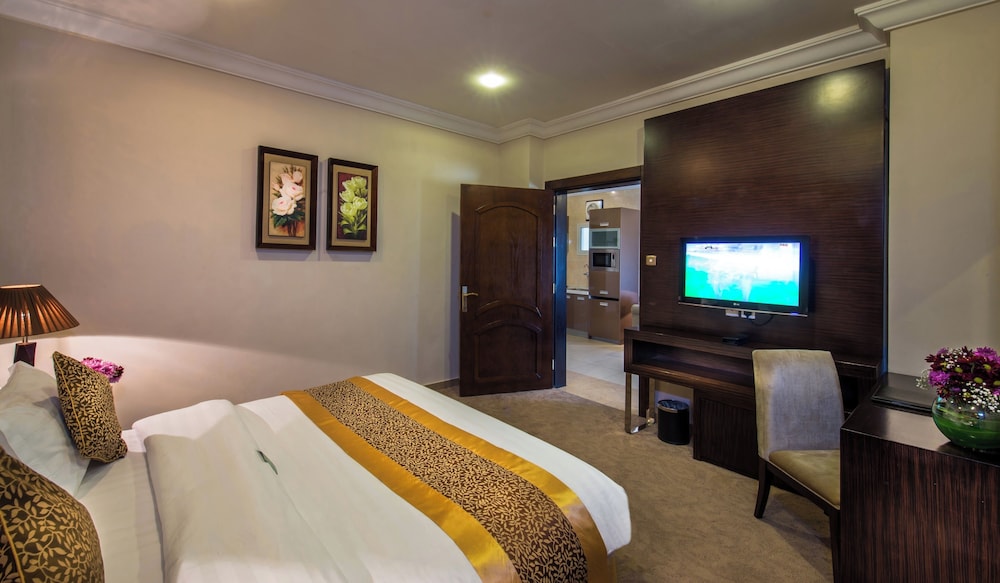 Royal Suite photo 2