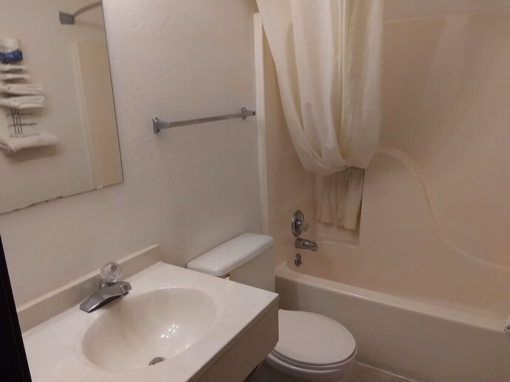 Suite, 2 Queen Beds, Non Smoking photo 2
