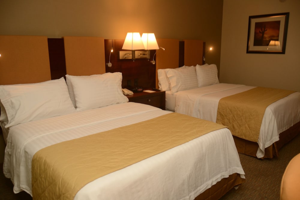 Standard Room, 2 Queen Beds photo 2