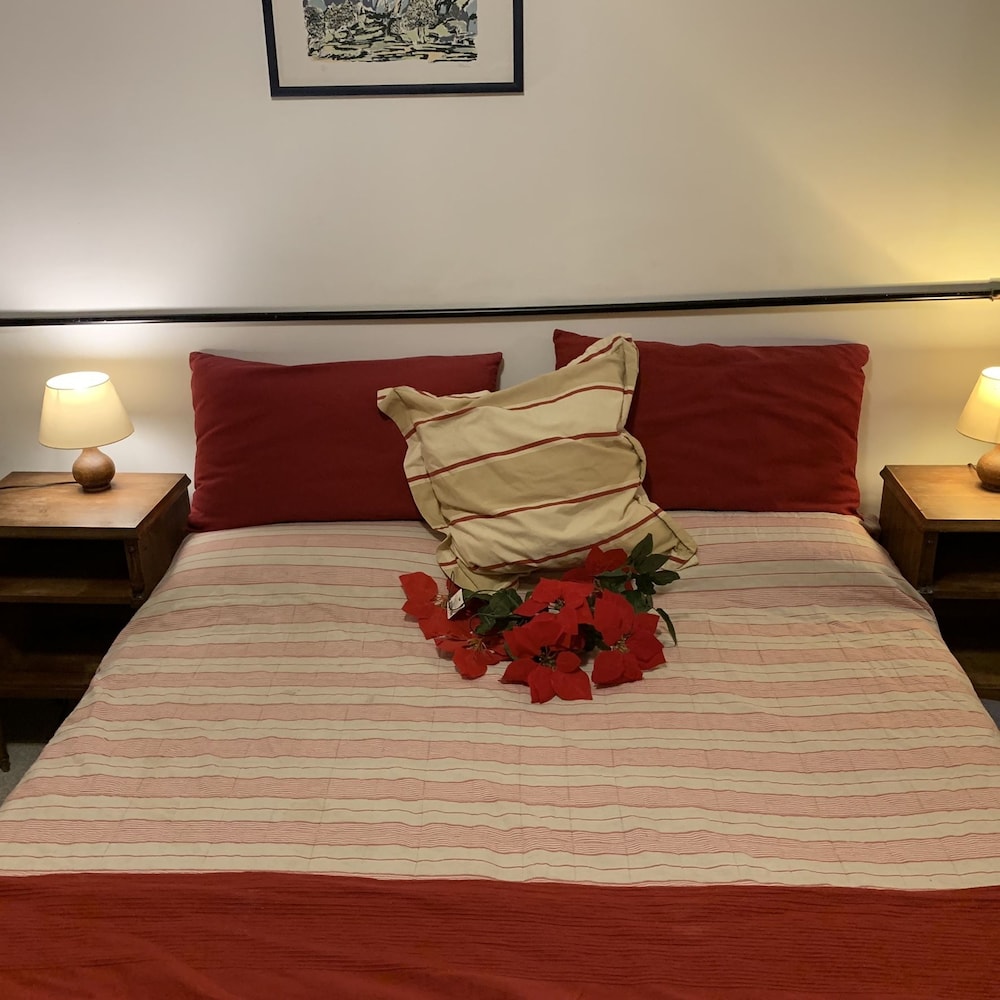Deluxe Triple Room, Shared Bathroom, City View photo 1