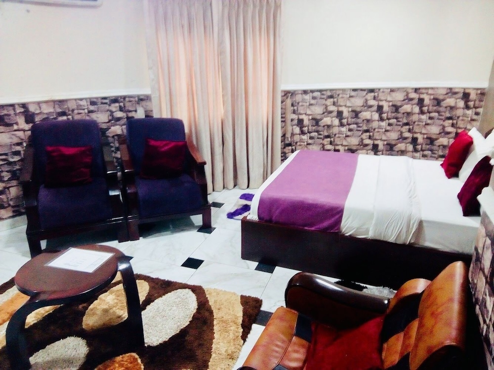 Executive Room, 1 Queen Bed photo 3