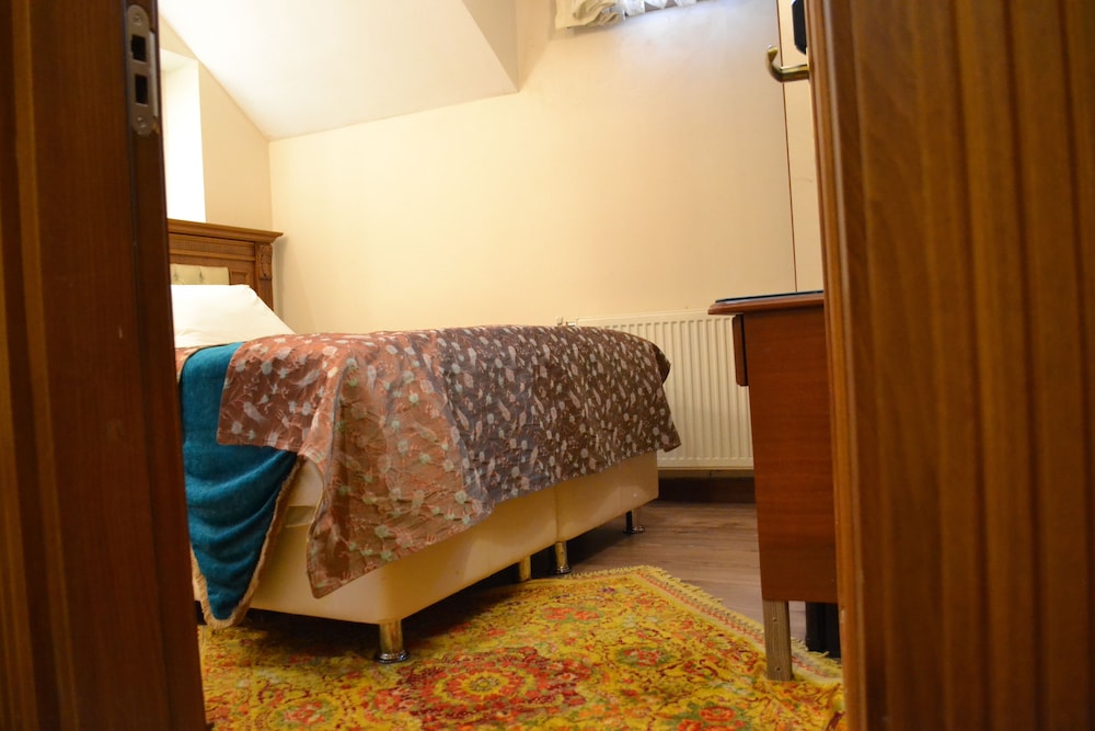 Budget Double Room photo 1