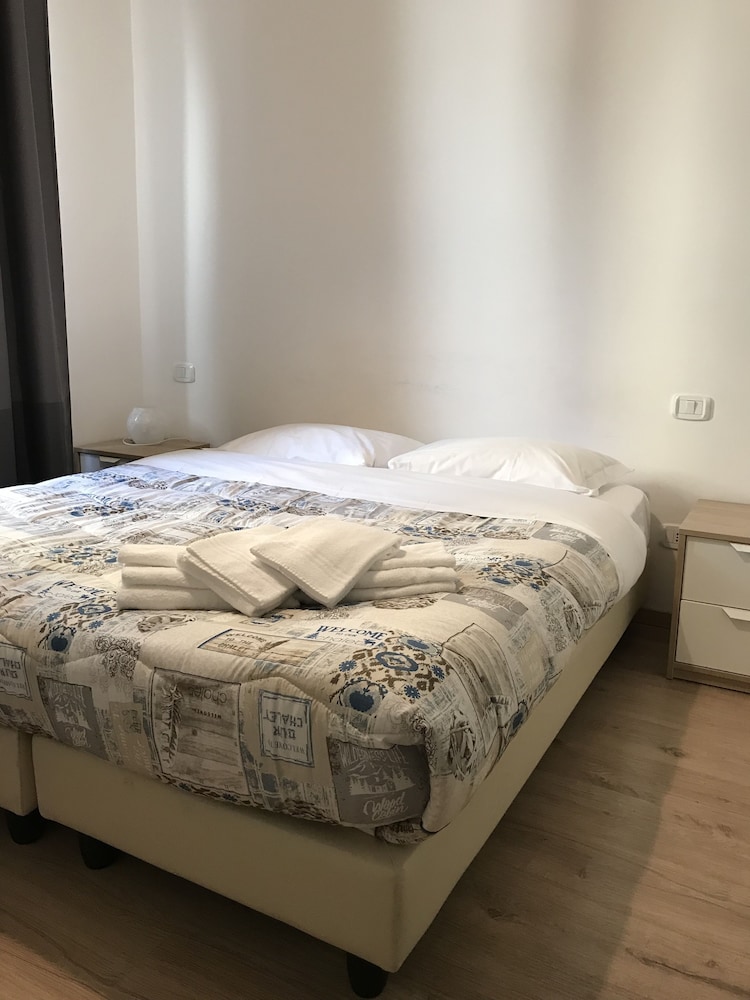 Superior Double or Twin Room, Shared Bathroom