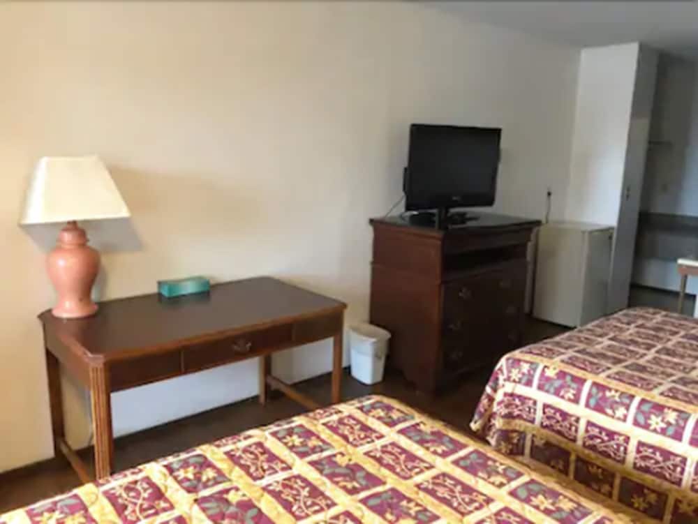 Standard Room, 2 Double Beds photo 1