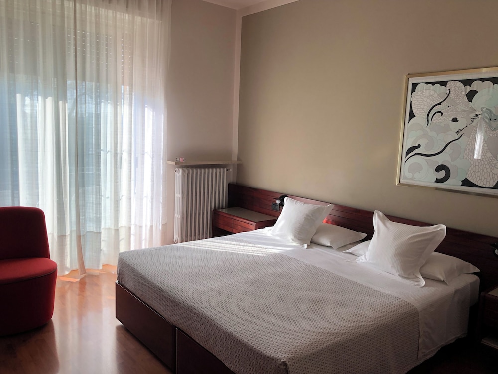 Comfort Double Room, Balcony, Partial Lake View
