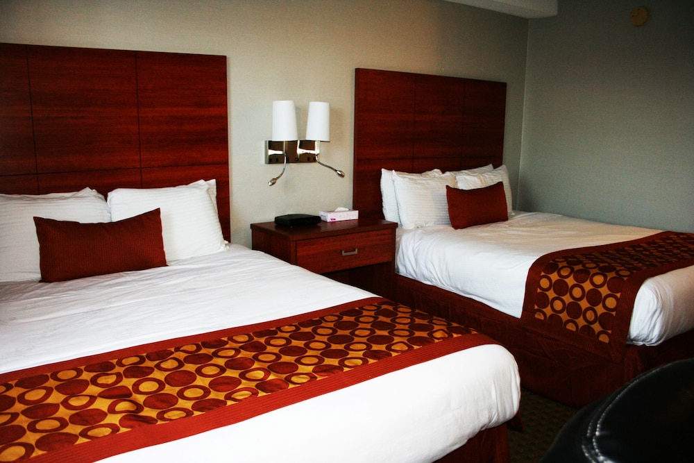 Room, 2 Queen Beds, Non Smoking - Photo 4