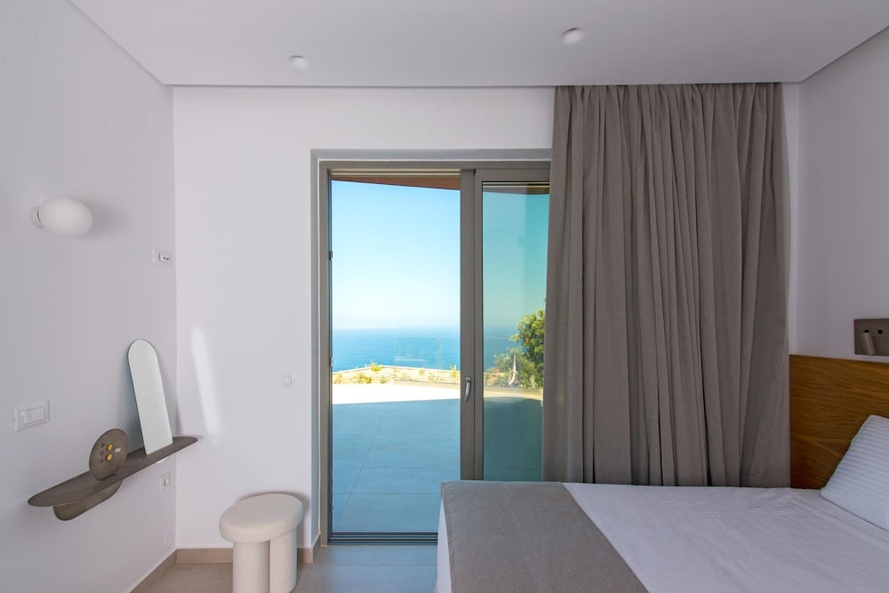 Villa photo 3