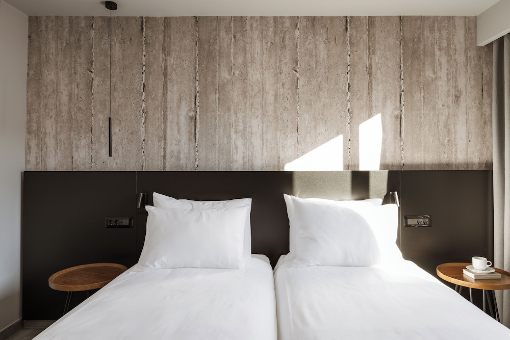 Twin Room, Multiple Beds photo 1