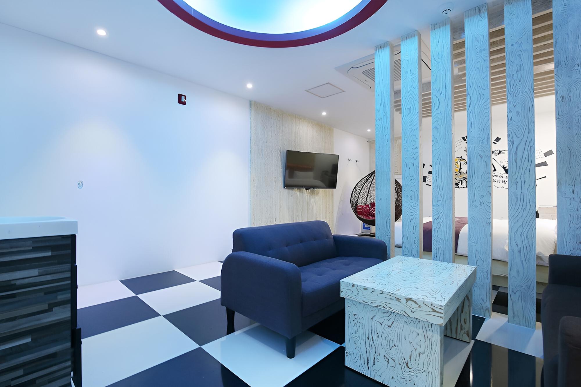 Room (Standard Room) - Photo 4