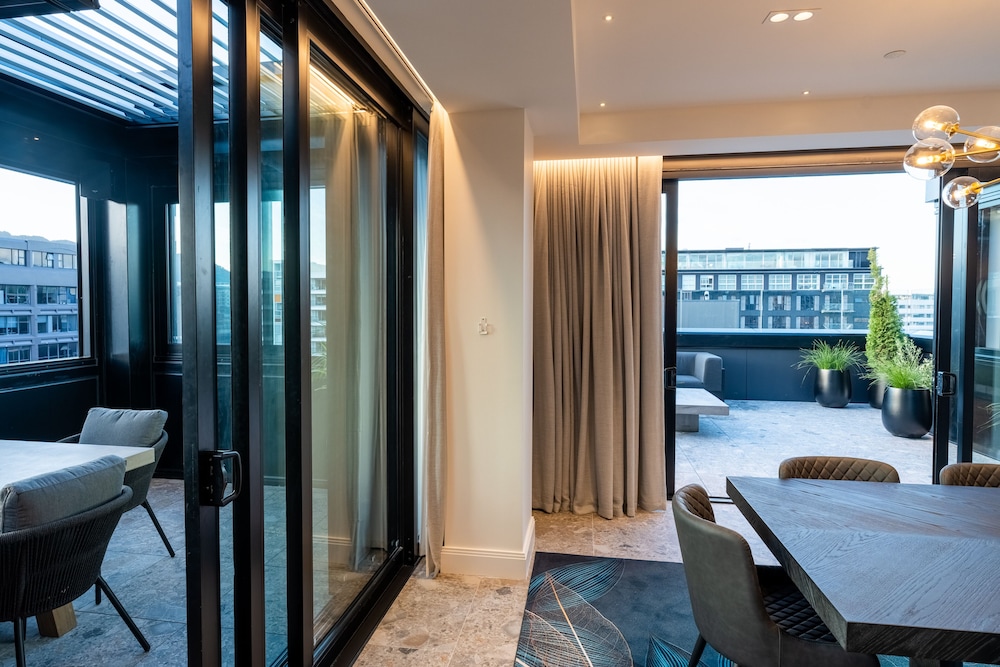 Luxury Penthouse, City View (4 King Beds) - Photo 6